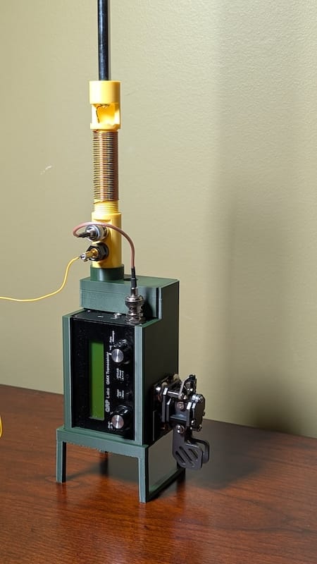 "The Contraption" a handheld QRP HF radio